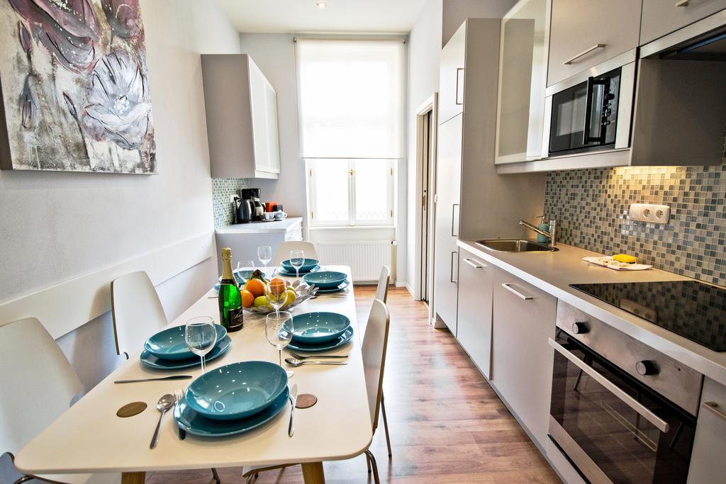 Business Class Ruterra Suite Prague Ngoại thất bức ảnh